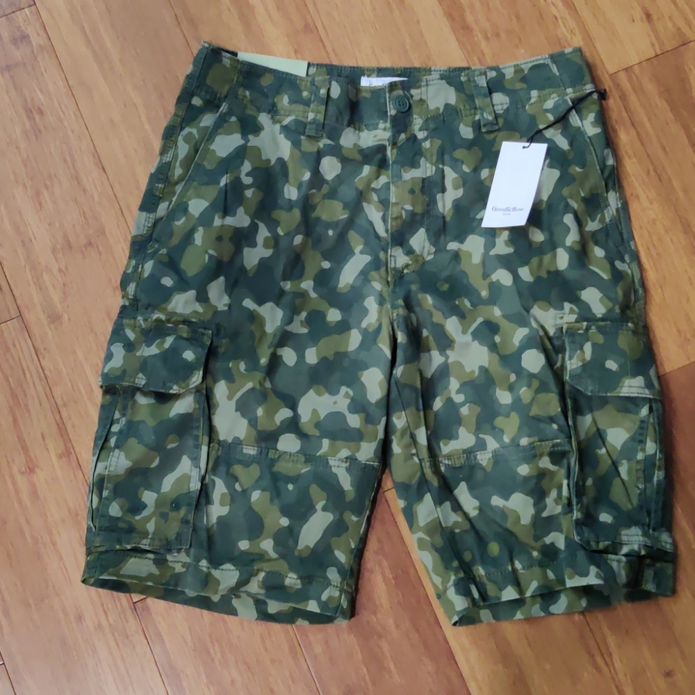 Camo cargo shorts